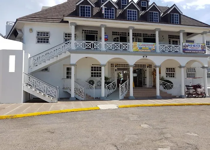 Almond Grove At Sand Castle Ocho Rios