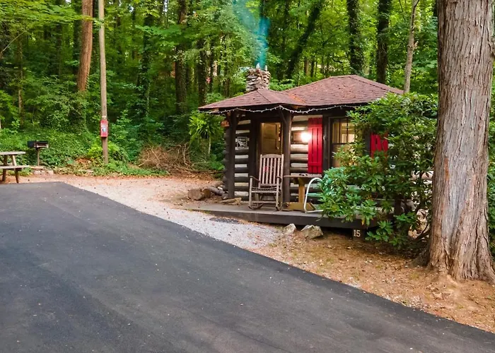 Log Cabin Motor Court Asheville