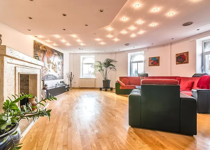 Modern City-Centre Penthouse With Spectacular Views / 135Sqm Zagreb