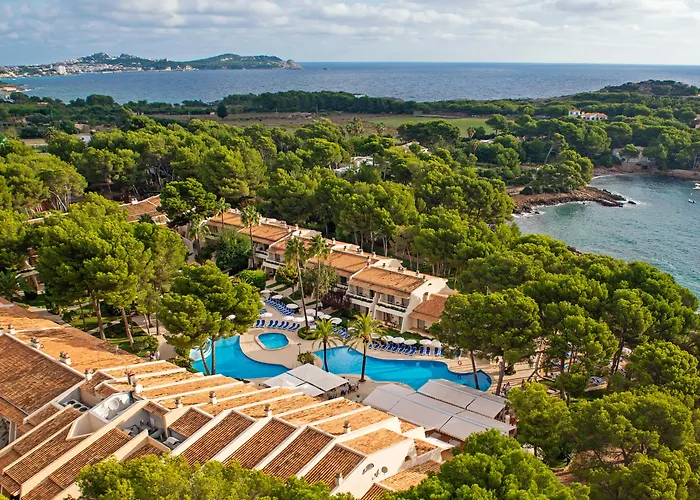 Iberostar Waves Pinos Park Hotel Font de sa Cala