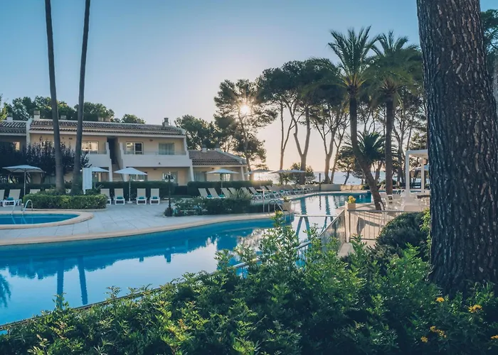 Iberostar Waves Pinos Park Hotel Font de sa Cala