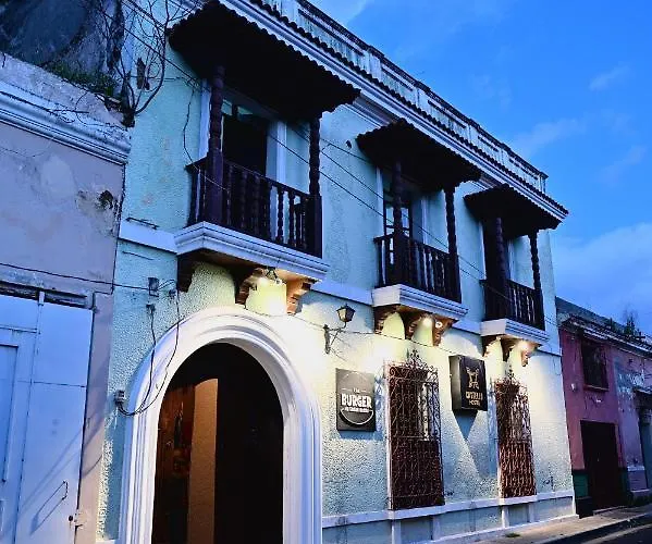 Ricks Hostel Santa Ana