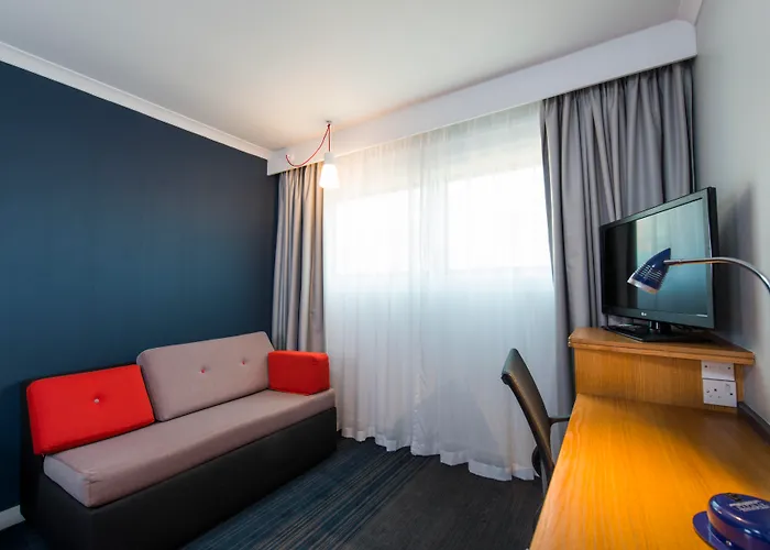 Holiday Inn Express Glasgow City Riverside By Ihg