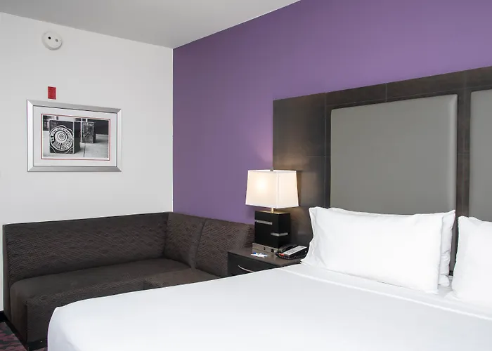 Holiday Inn Express & Suites Columbus - Polaris, An Ihg Hotel Flint