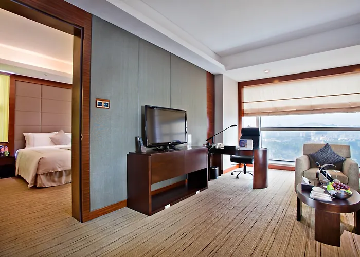 Grand Skylight International Hotel Shenzhen Guanlan, Near Metro Station, Huawei, Foxcnn, Shenzhen North Railway