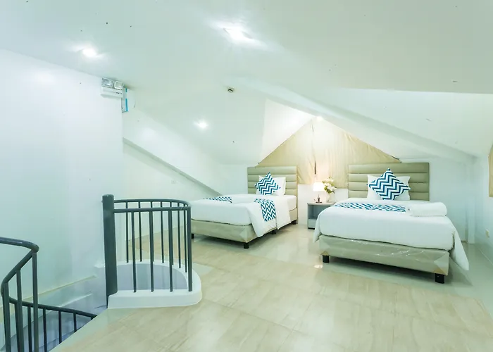 Grand Blue Beach Hotel Manoc-Manoc