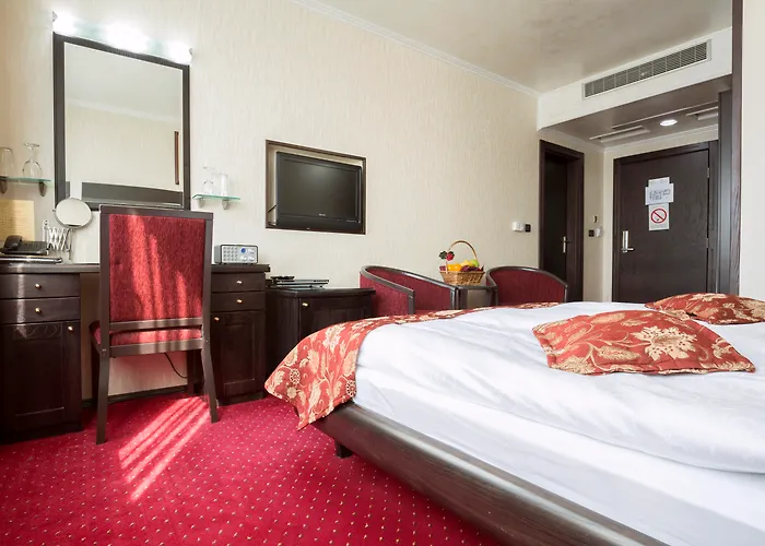 Prezident Hotel Novi Sad - Outdoor Pool & Spa