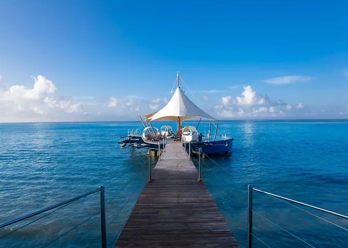 Coco De Mer Hotel And Black Parrot Suites Grand Anse 