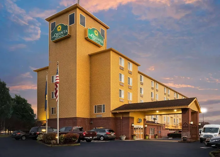 La Quinta By Wyndham Portland Airport Hotel
