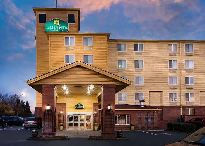La Quinta By Wyndham Portland Airport Hotel