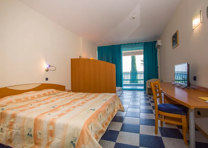 Royal Bay Hotel Elenite