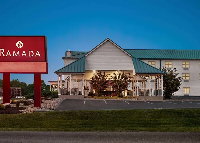 Ramada By Wyndham Pigeon Forge North Hotel
