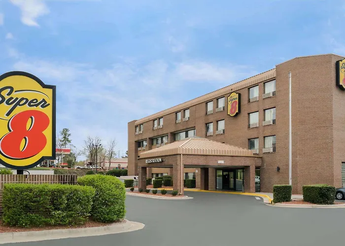 Super 8 By Wyndham Raleigh North East Hotel