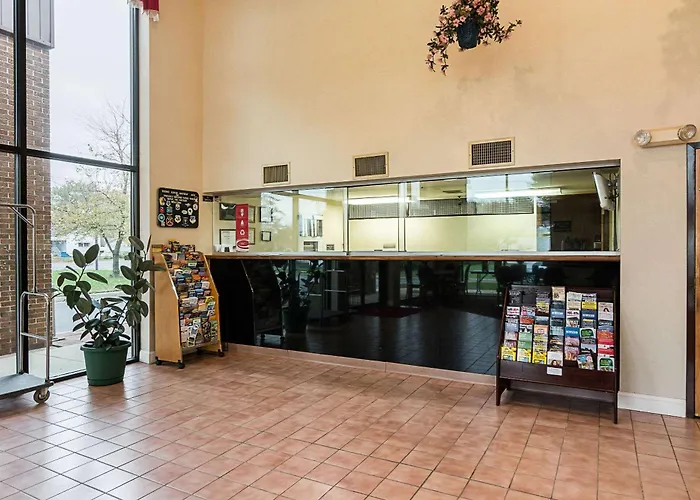 Econo Lodge Andrews Afb Clinton