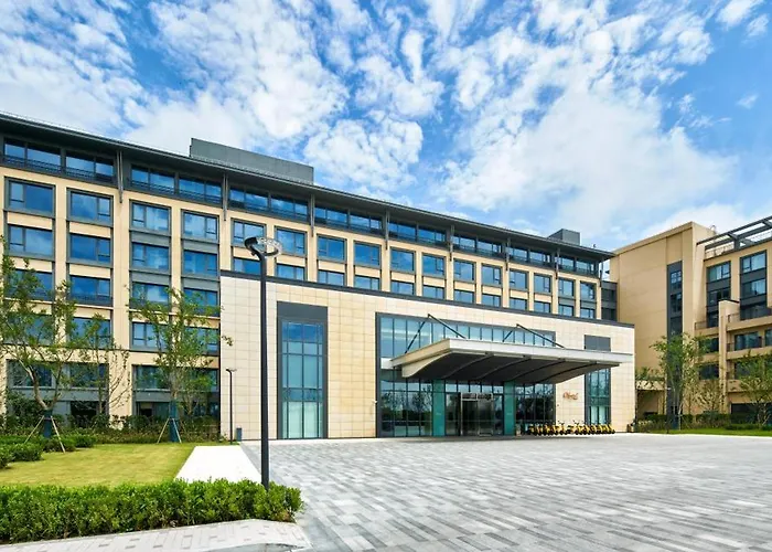 Q-Box Hotel Shanghai Sanjiagang