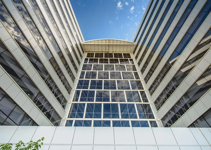 Wyndham Manta Sail Plaza Hotel And Convention Center