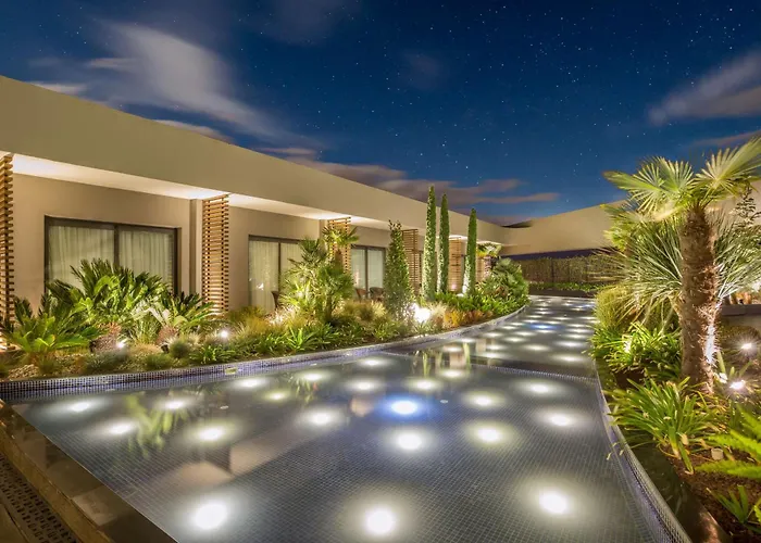 Doubletree By Hilton Izmir Airport Hotel