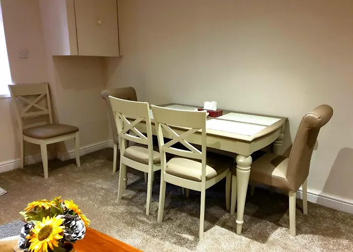 Elegant 2 Bed Apartment In Manchester