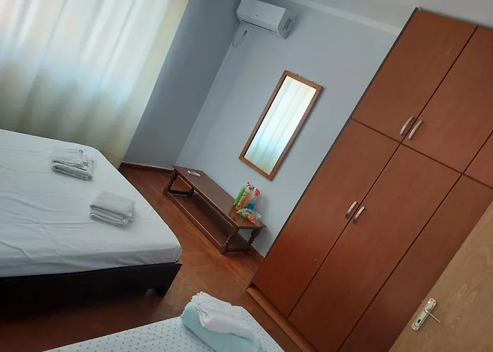 Holiday Home 1-Bedroom Flat, Near The Town Centre. Sarande