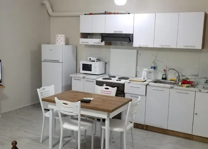 Holiday Home 1-Bedroom Flat, Near The Town Centre. Sarande