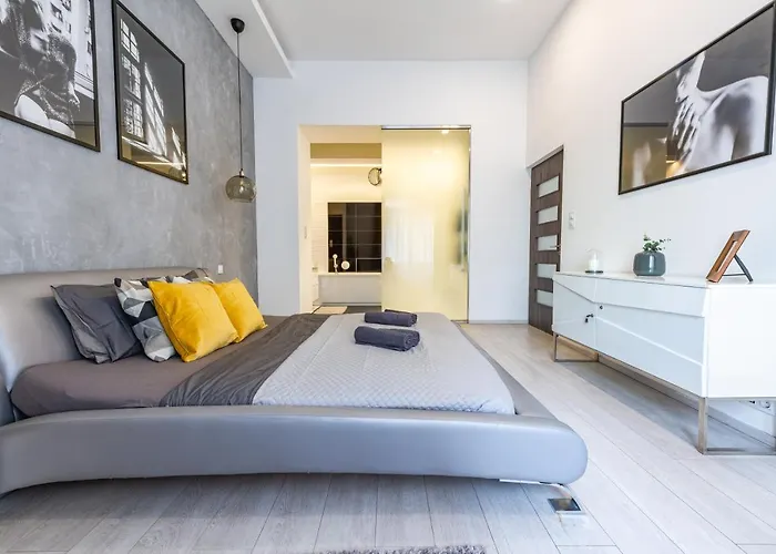 Luxury Nova Home Next To The New York Cafe Budapest