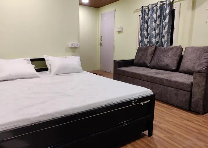 Forest Den Villa Pune