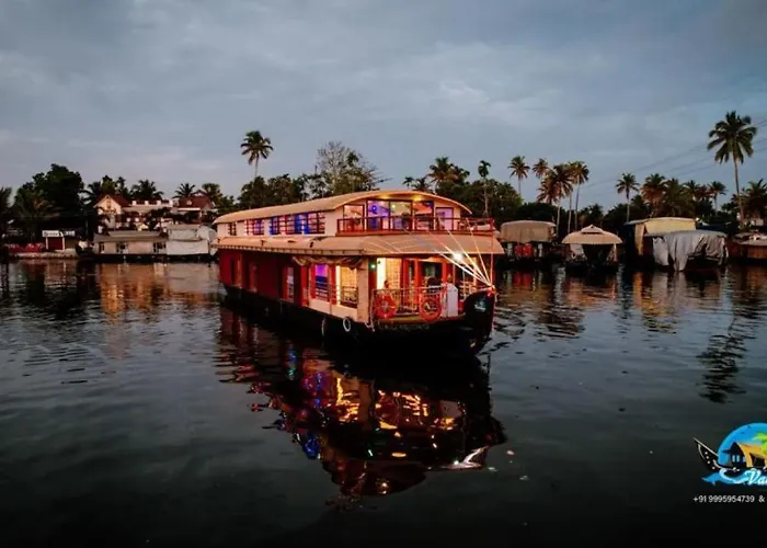 Vaishnav Tours Hotel Alappuzha