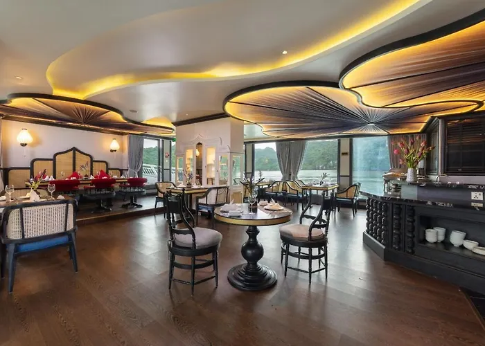 Madeline Cruises Hotel Ha Long