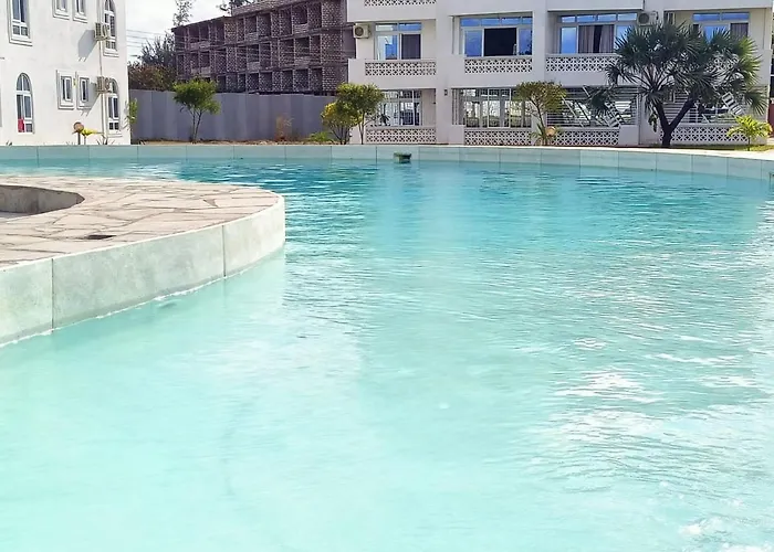 Pahalimzuri Kijani - 1 Bedroom Beach Apartment With Swimming Pool Malindi