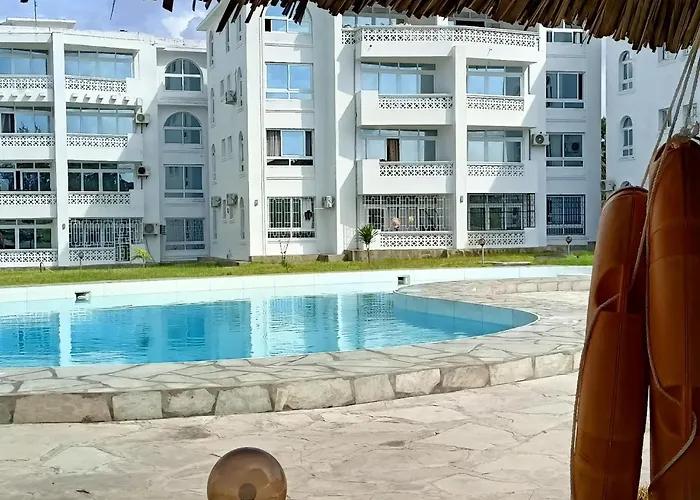 Pahalimzuri Kijani - 1 Bedroom Beach Apartment With Swimming Pool Malindi