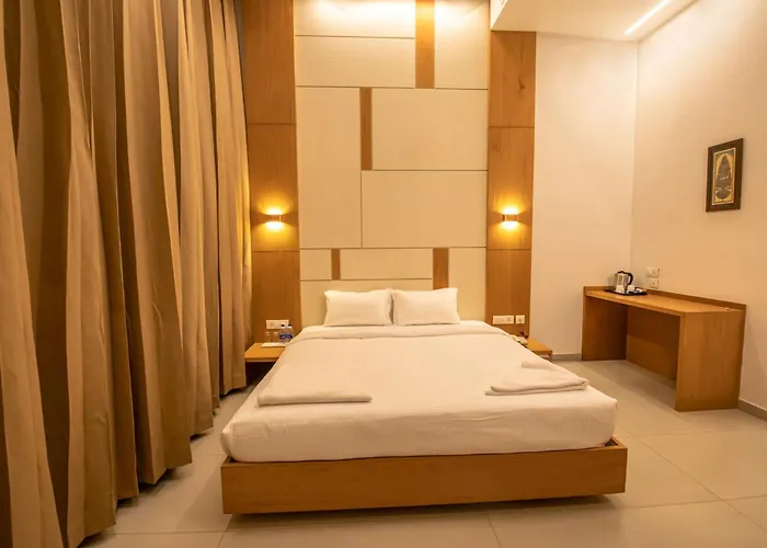 Rathna Residency - Near Us Consulate Hotel Chennai