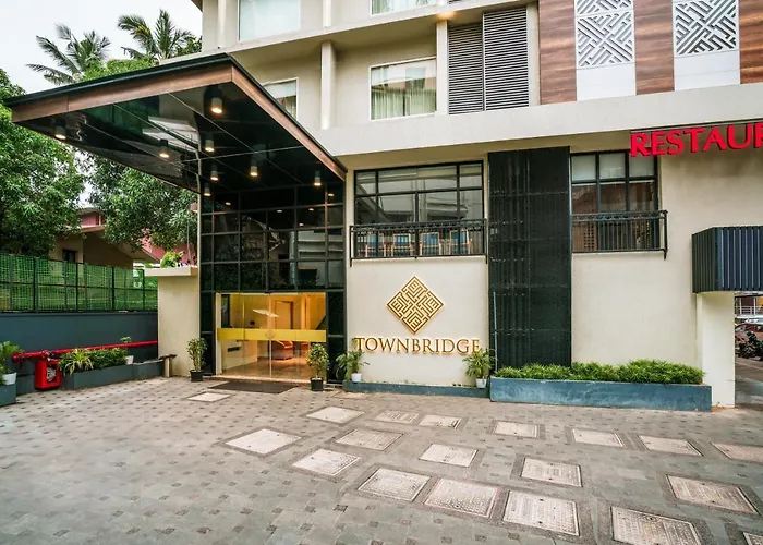 Townbridge Hotels & Suites Kochi