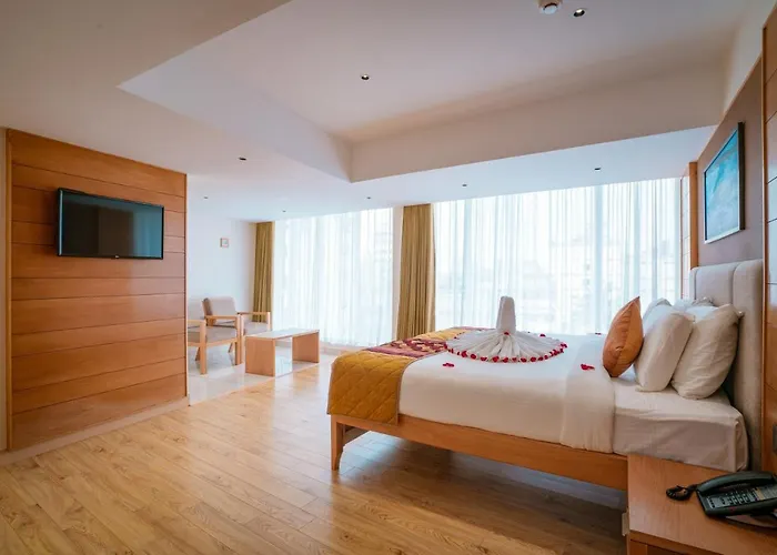Townbridge Hotels & Suites Kochi