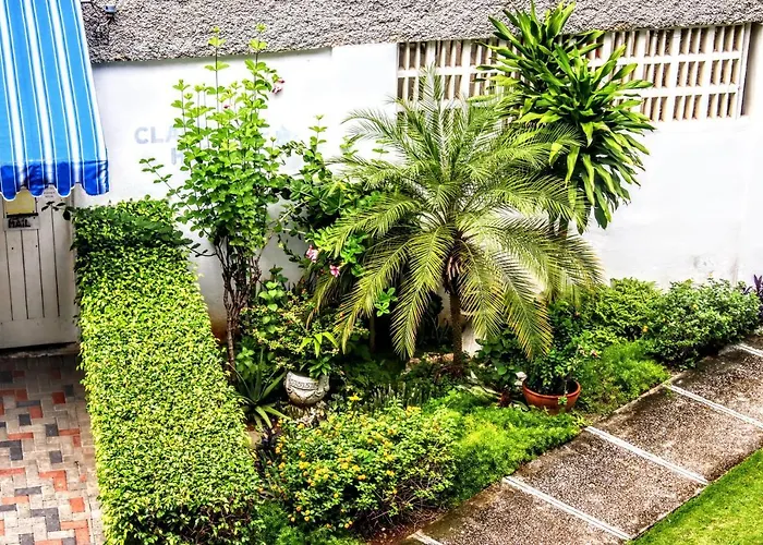 Crystoural Apartment Liguanea Sovereign Apt - 2 Bedrooms, 3 Beds, Host 4 Guest- Kingston!