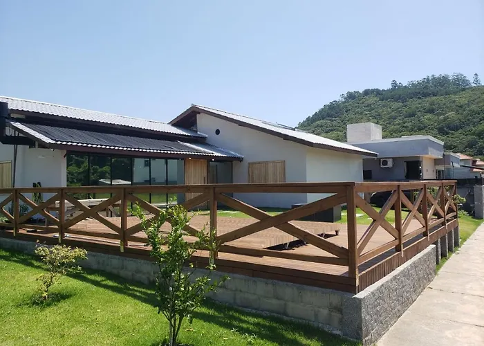 Casa De Praia Com Piscina Aquecida Area Gourmet E Jogos Florianopolis