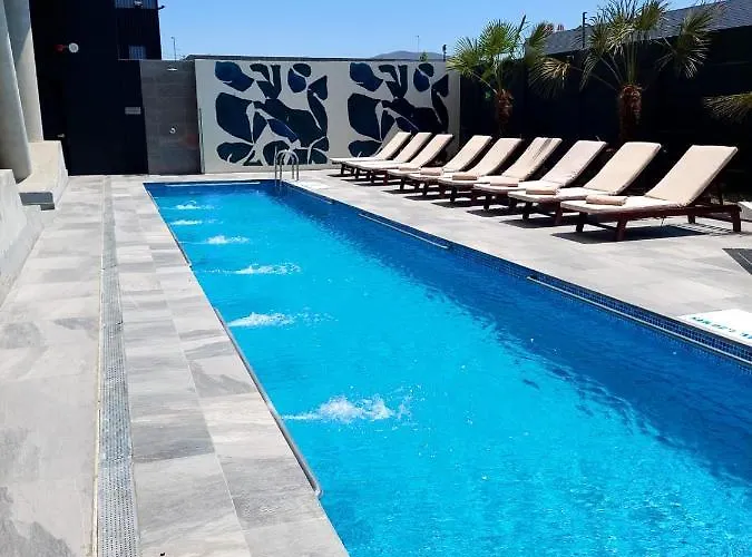 Courtyard By Marriott Santiago Airport Hotel