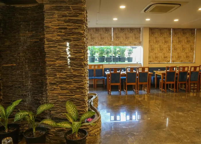 Four Leaf Hotel - Sapphire Blue, Varanasi