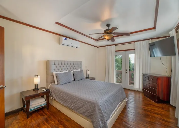 Exclusive Tropical House Near Beaches & Downtown West End