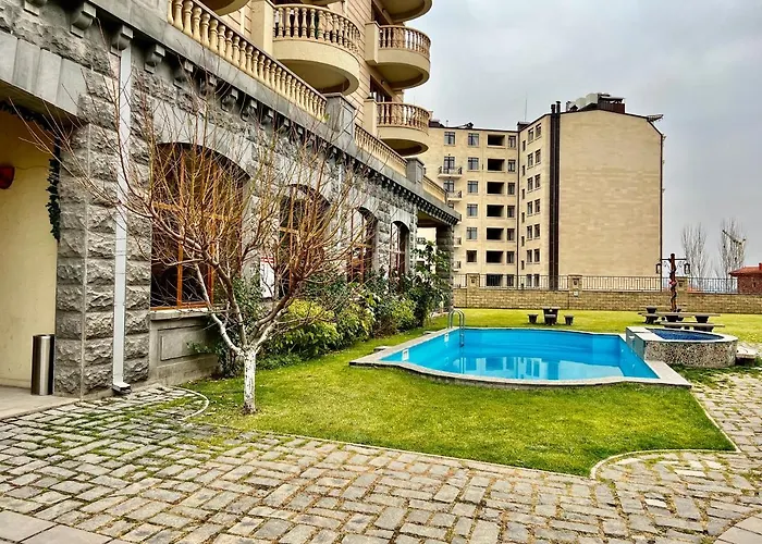 Modern Apartment In The Heart Of Yerevan, Beverly Hills