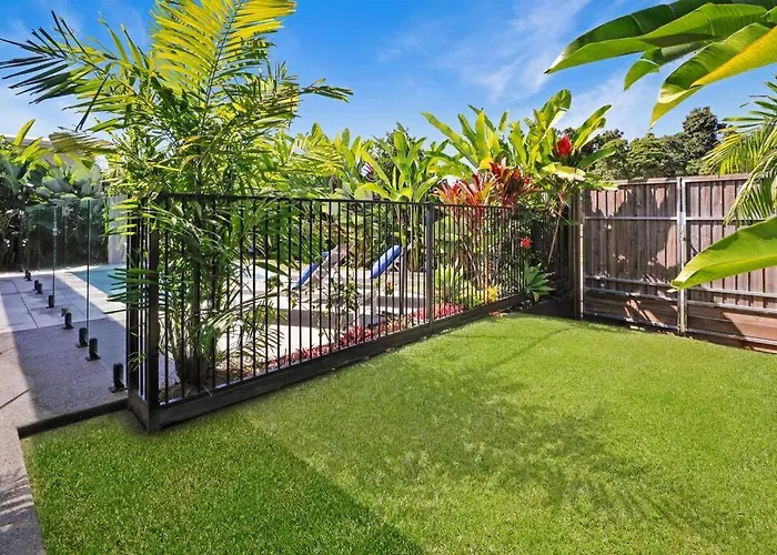 Seaside 300M To Beach 32C Pool For Cooler Months Palm Cove