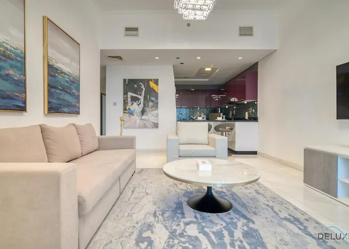Sea Views From Living To Bedroom Perfect For Staycation, Dubai Marina By Deluxe Holiday Homes