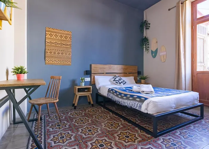 Bird House Bed & Breakfast Valencia