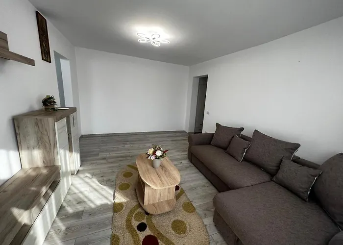 Cozy Urban Accommodation In Beautiful Suceava