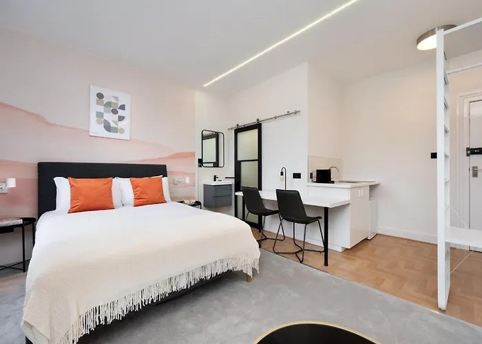 D8 House Apartment London