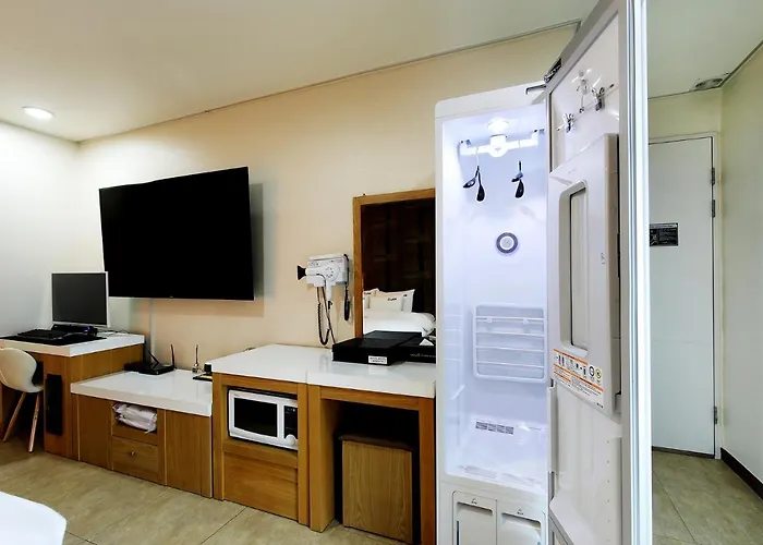 White Tourist Hotel Jeonju