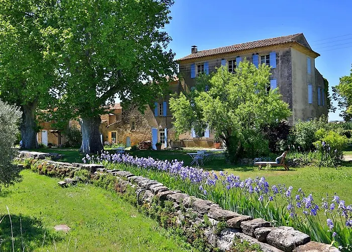 Domaine La Carraire Bed & Breakfast Lauris