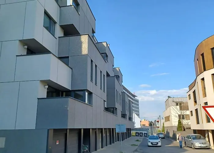 Florian Garden Apartment With Private Parking Kosice