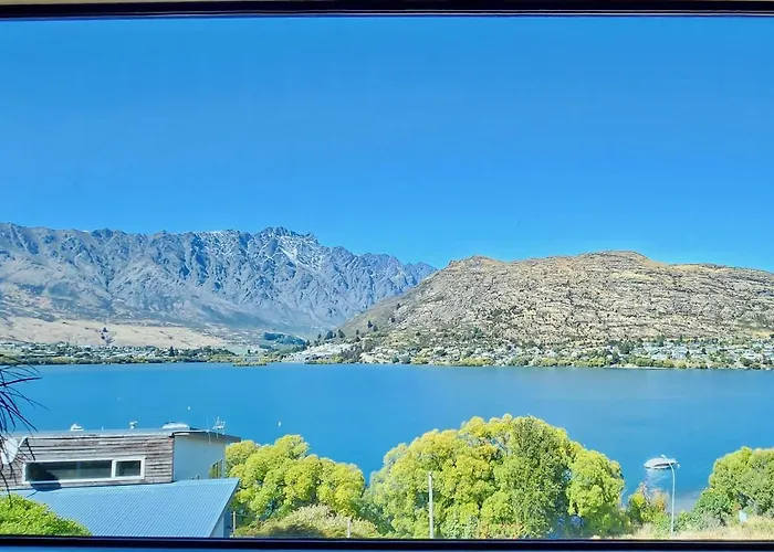 Picture Perfect - Queenstown Holiday Home