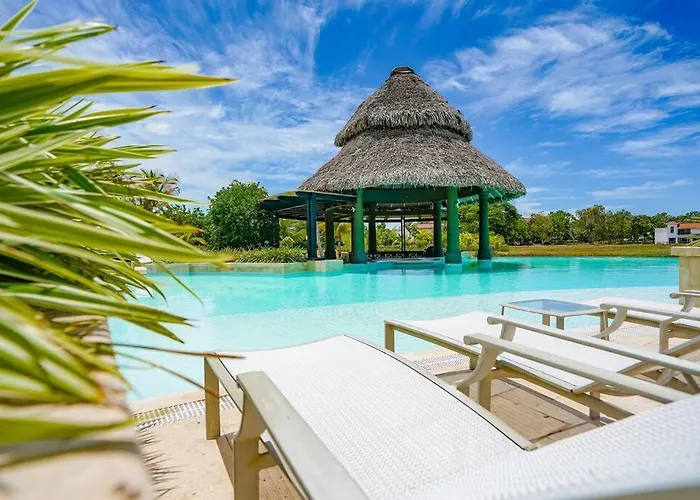 Laguna Lake House - Private Pool - Sleeps 12 - Elegant Playa Blanca 