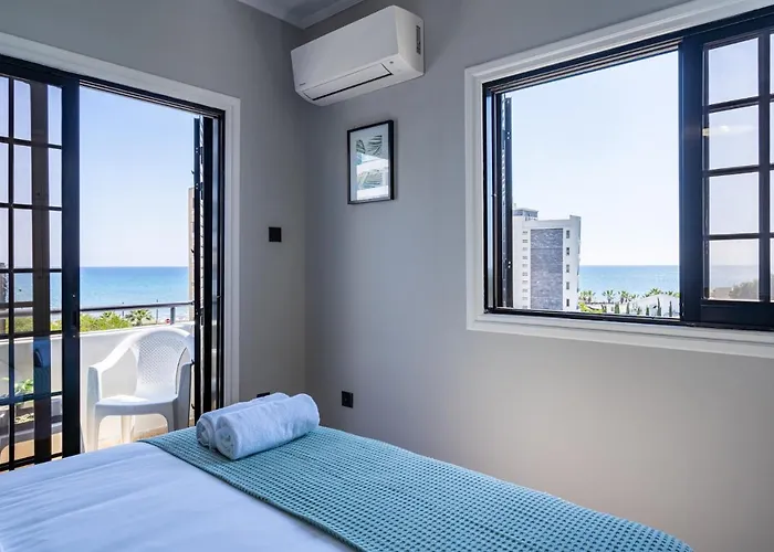 Peale'S 2-Bedroom Apartment In Mackenzie Larnaca